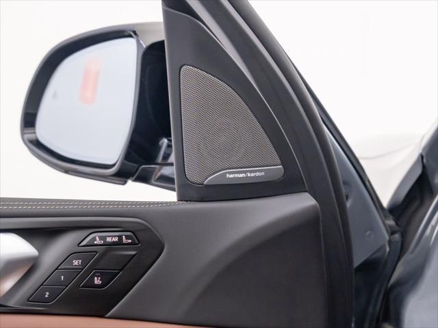 new 2025 BMW X7 car, priced at $118,405