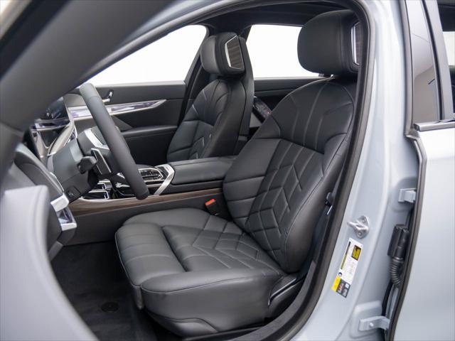 new 2025 BMW i7 car, priced at $131,055