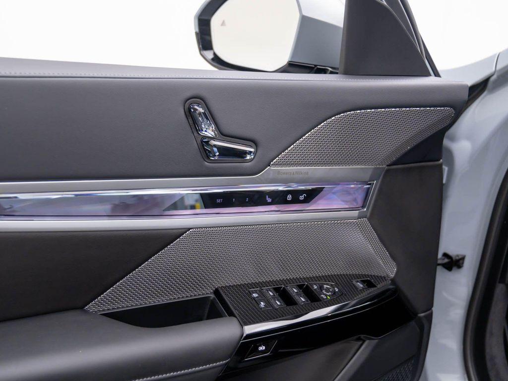 new 2025 BMW i7 car, priced at $131,055