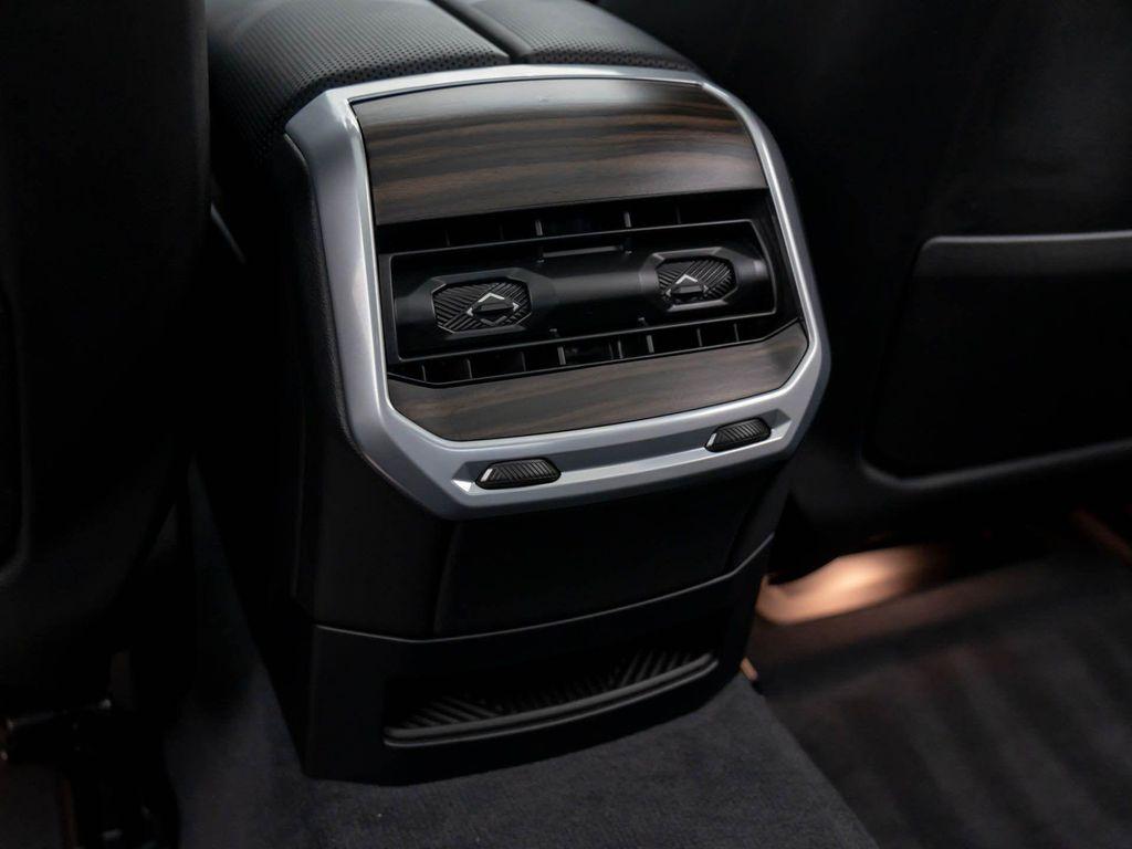 new 2025 BMW i7 car, priced at $131,055