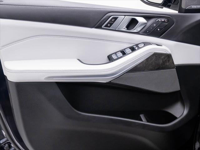 new 2025 BMW X7 car, priced at $95,810