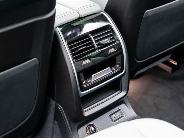 new 2025 BMW X7 car, priced at $95,810