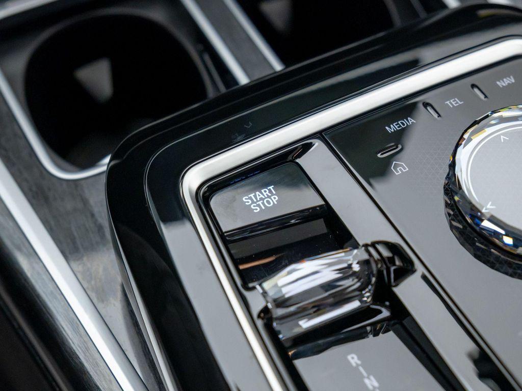 new 2025 BMW i7 car, priced at $129,125