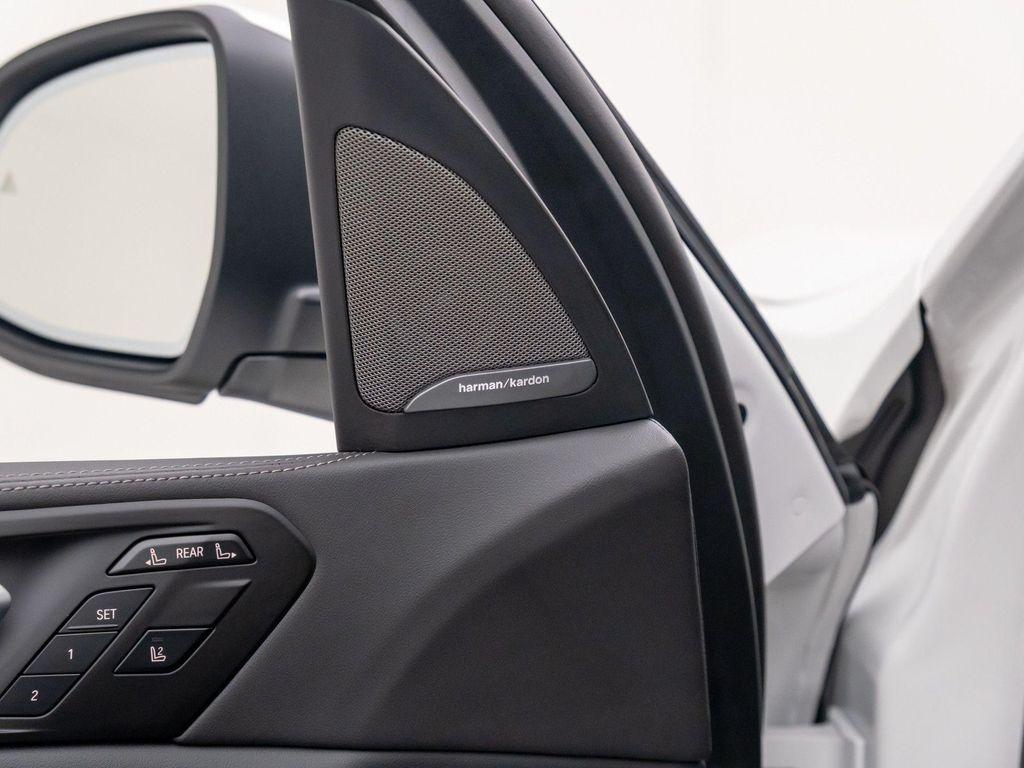 new 2026 BMW X7 car, priced at $91,085