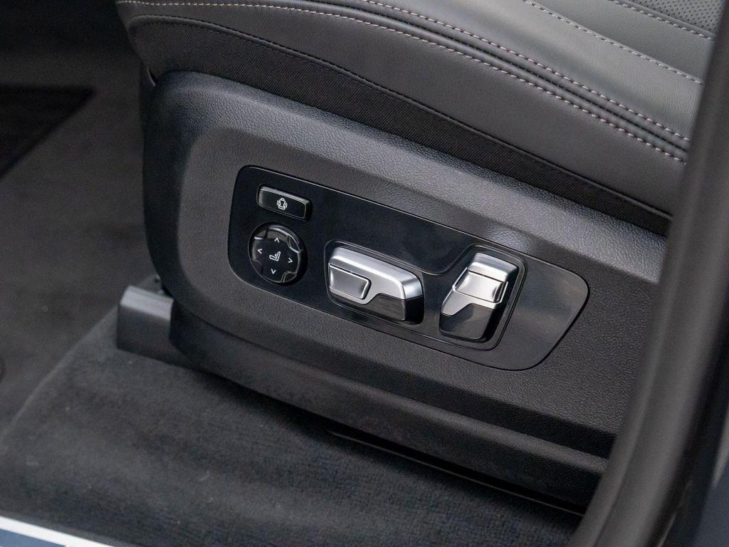new 2026 BMW X7 car, priced at $124,425