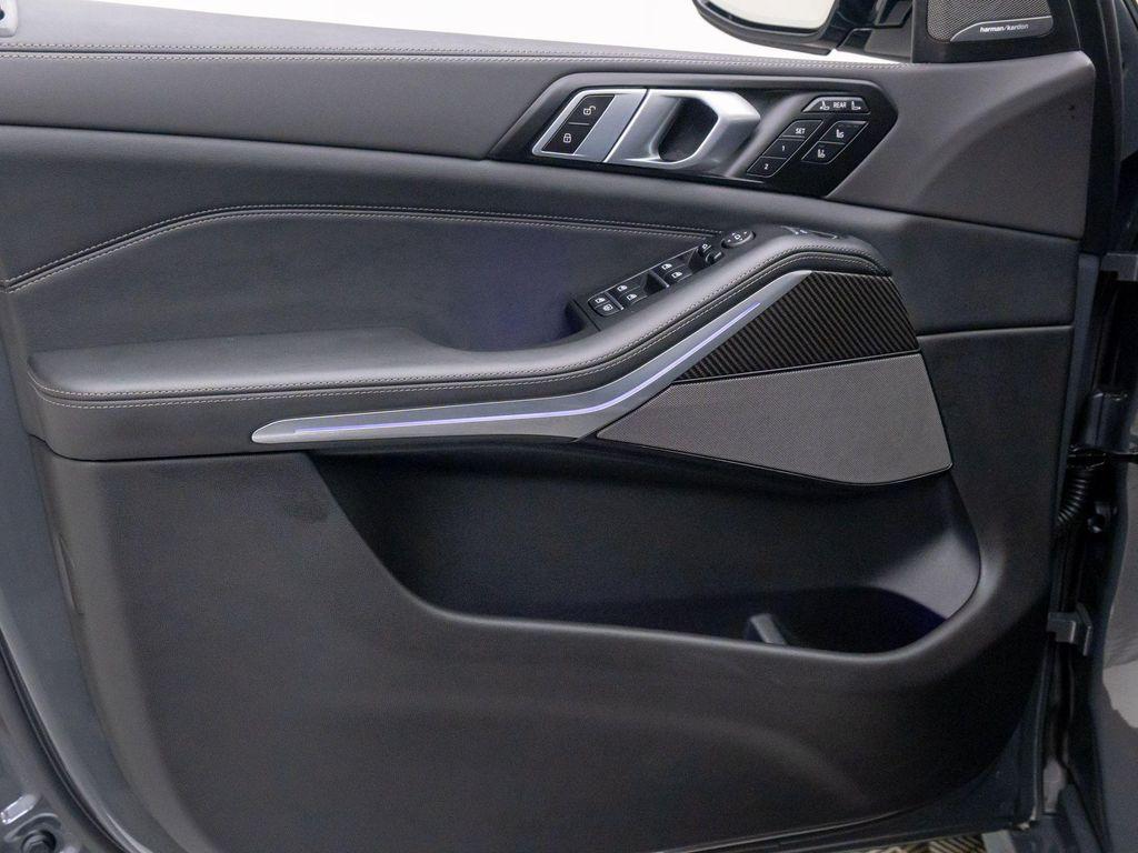new 2026 BMW X7 car, priced at $124,425