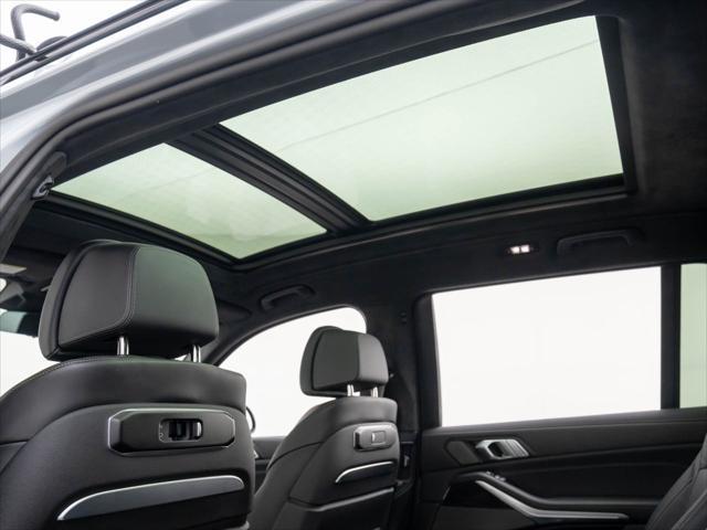 new 2025 BMW X7 car, priced at $101,640