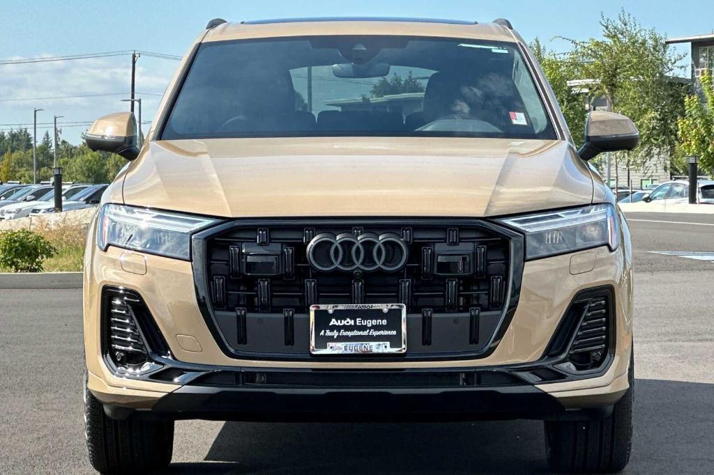 new 2025 Audi Q7 car, priced at $68,920