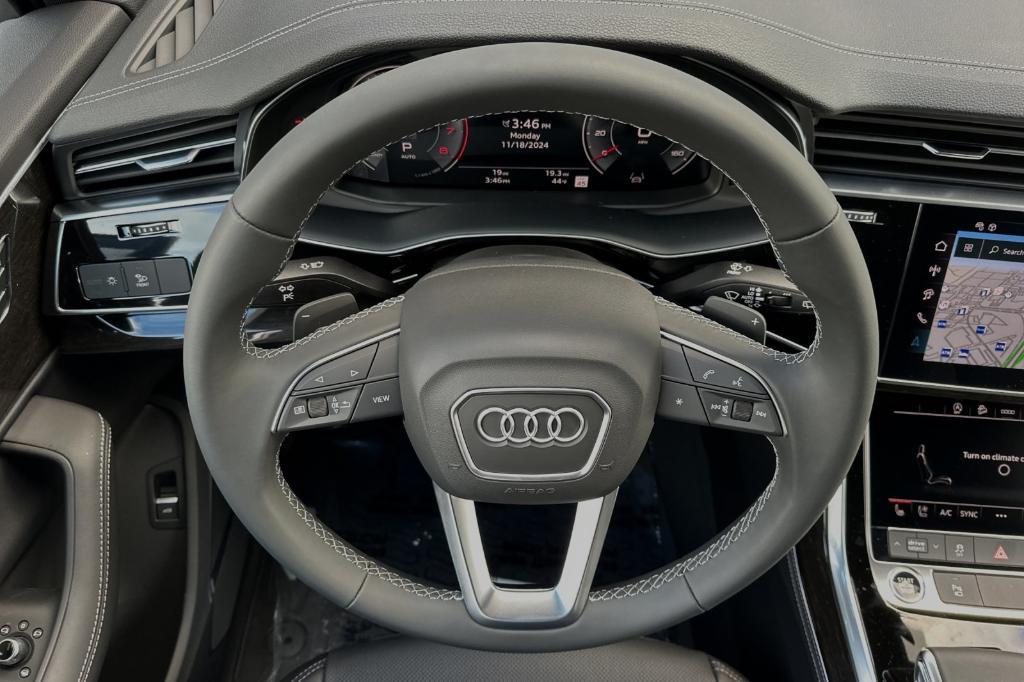 new 2025 Audi Q7 car, priced at $72,245