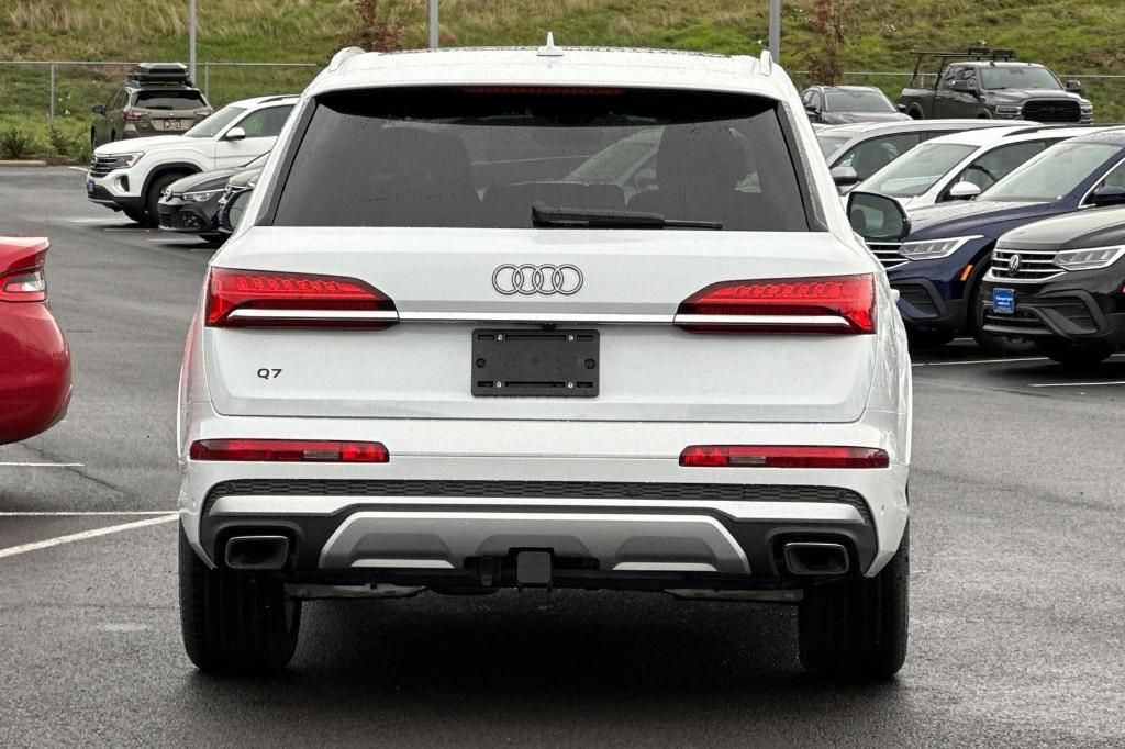 new 2025 Audi Q7 car, priced at $64,200