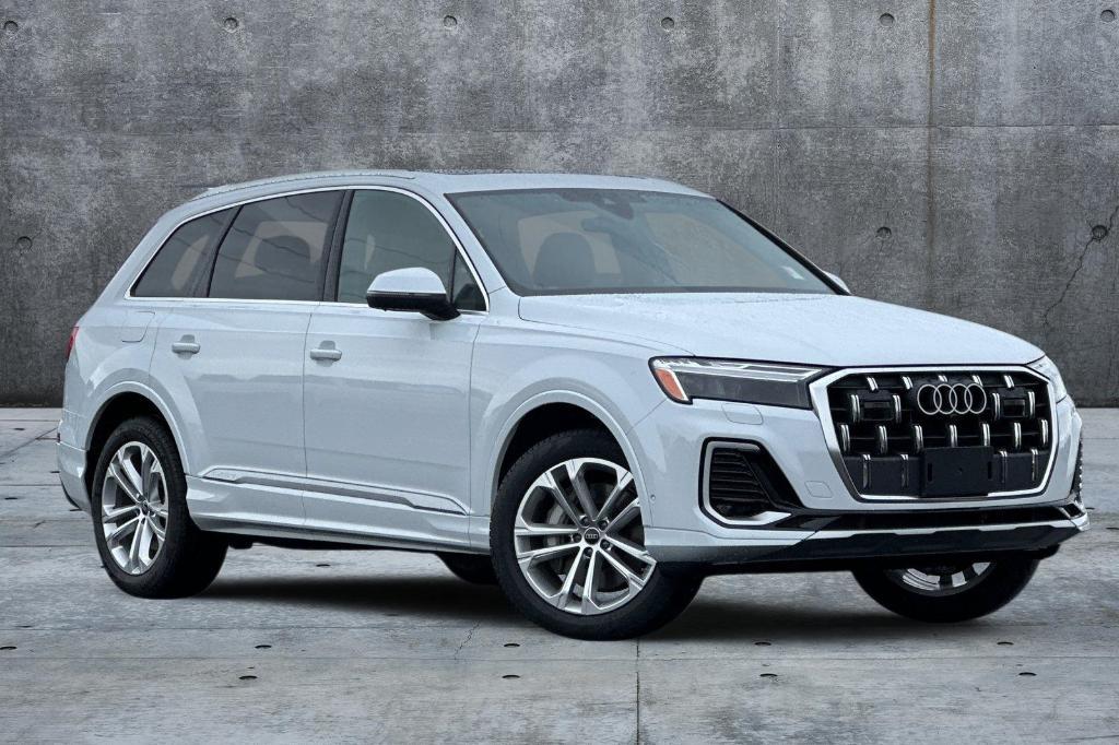 new 2025 Audi Q7 car, priced at $64,200