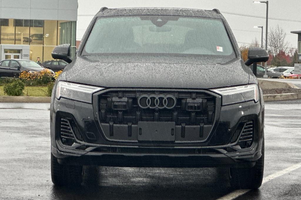 new 2025 Audi Q7 car, priced at $72,840