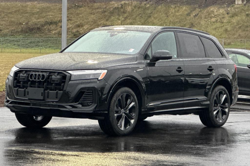 new 2025 Audi Q7 car, priced at $72,840