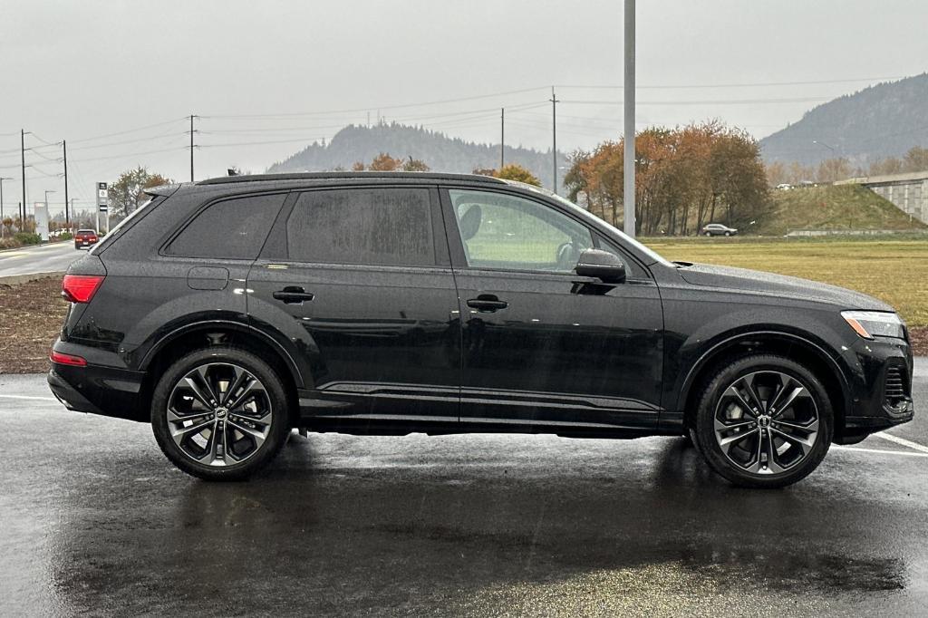 new 2025 Audi Q7 car, priced at $72,840