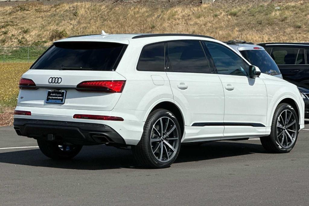 new 2025 Audi Q7 car, priced at $68,029