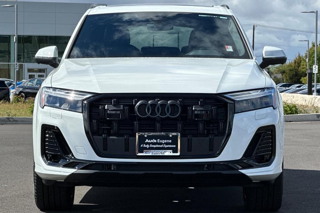 new 2025 Audi Q7 car, priced at $68,029