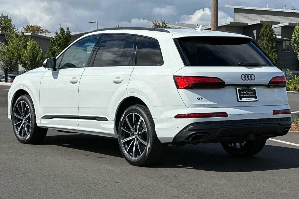 new 2025 Audi Q7 car, priced at $68,029