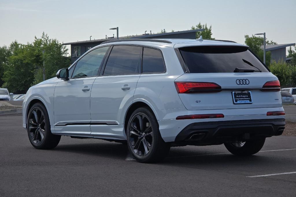 new 2025 Audi Q7 car, priced at $85,900