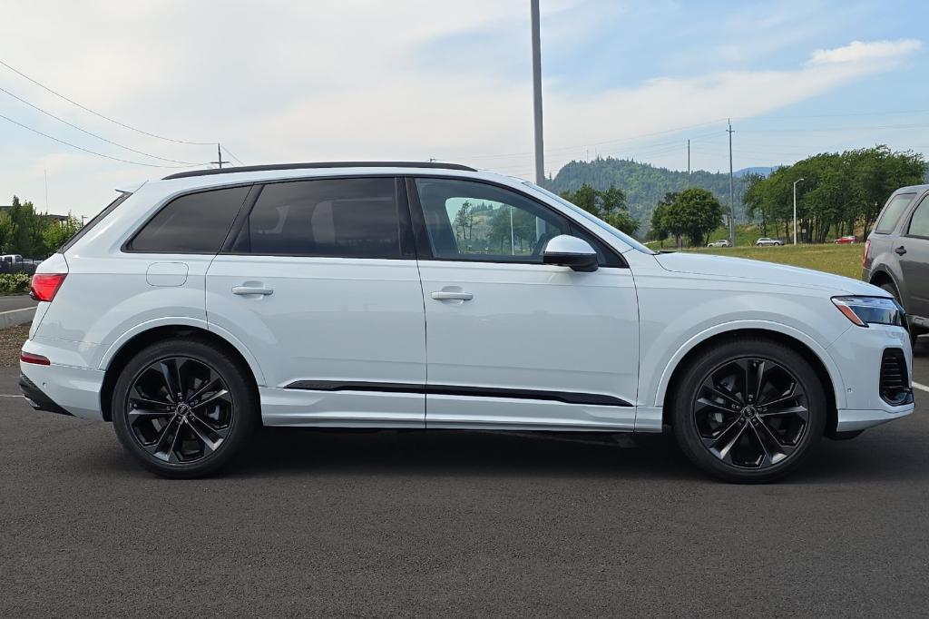 new 2025 Audi Q7 car, priced at $85,900