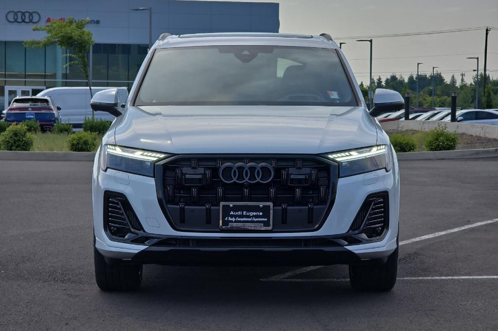 new 2025 Audi Q7 car, priced at $85,900