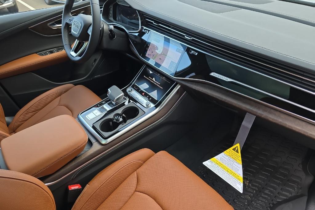 new 2025 Audi Q7 car, priced at $85,900