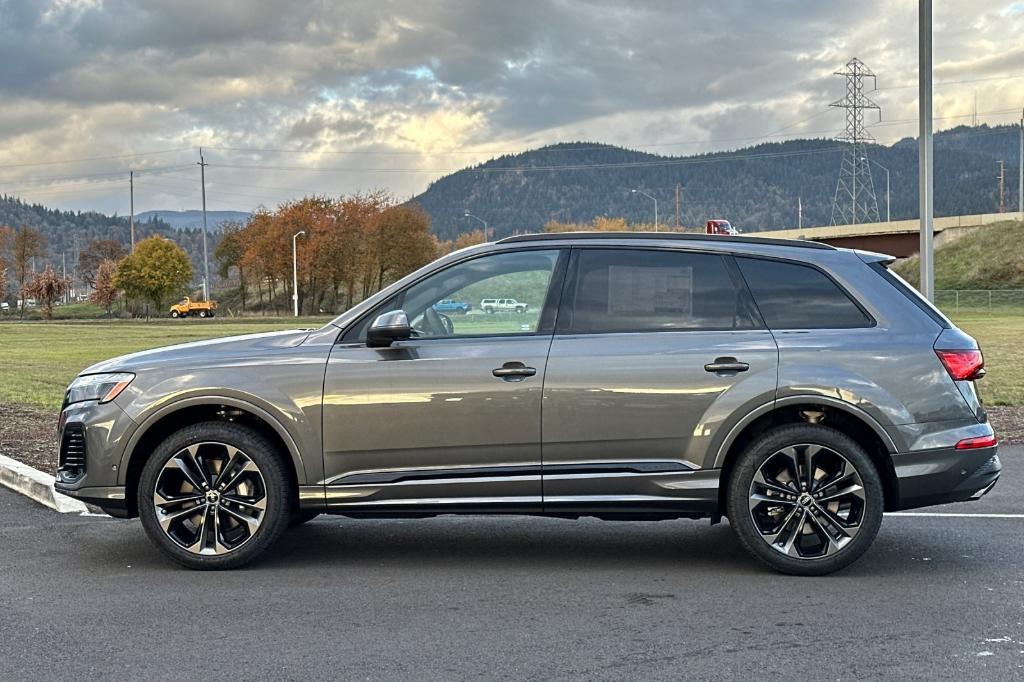 new 2025 Audi Q7 car, priced at $72,840