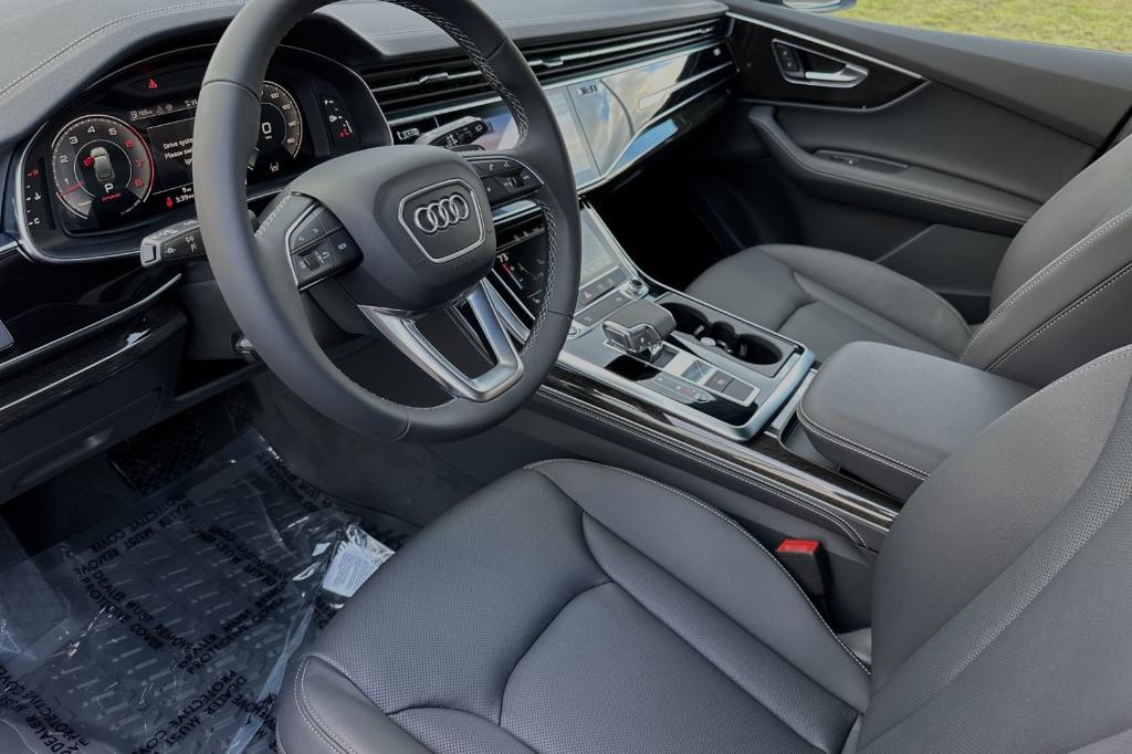 new 2025 Audi Q7 car, priced at $72,840