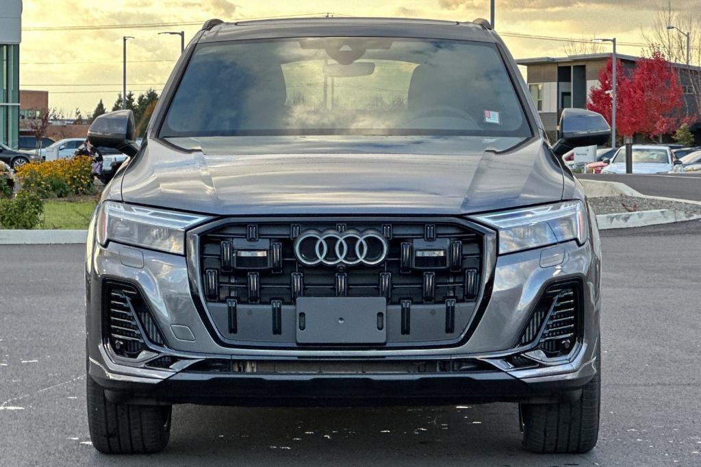 new 2025 Audi Q7 car, priced at $72,840