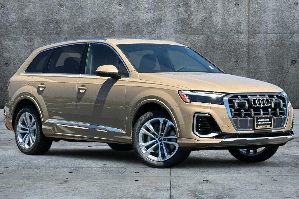 new 2025 Audi Q7 car, priced at $71,520