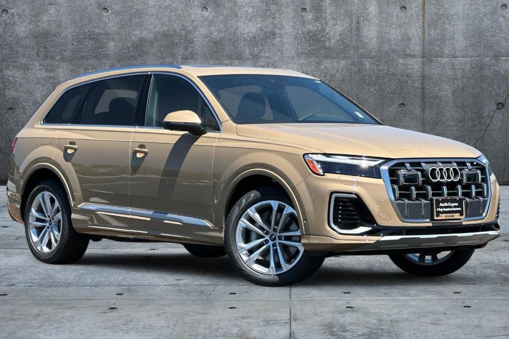 new 2025 Audi Q7 car, priced at $67,462