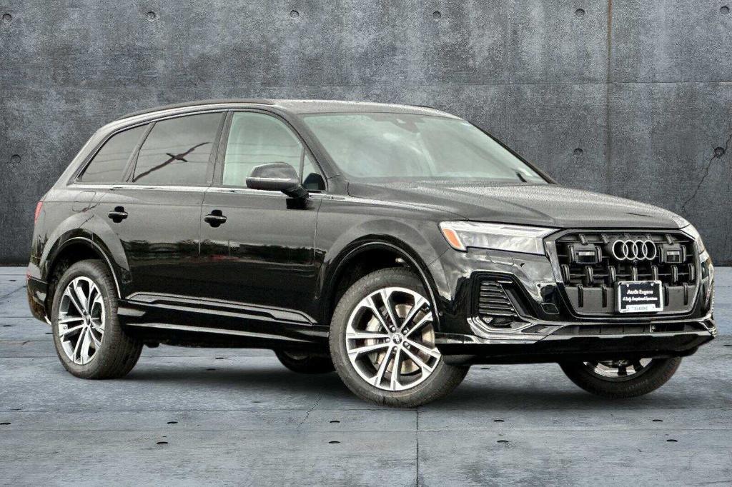 new 2025 Audi Q7 car, priced at $68,920