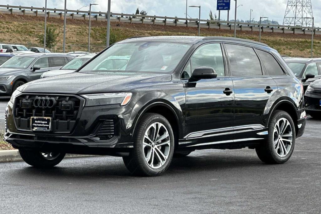 new 2025 Audi Q7 car, priced at $68,920