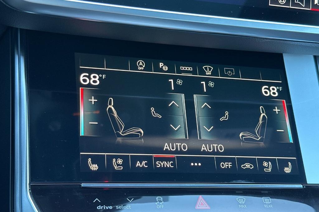 new 2025 Audi RS 6 Avant car, priced at $156,490