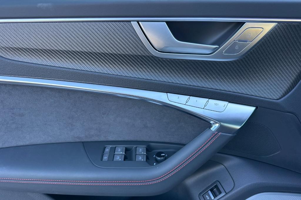new 2025 Audi RS 6 Avant car, priced at $156,490