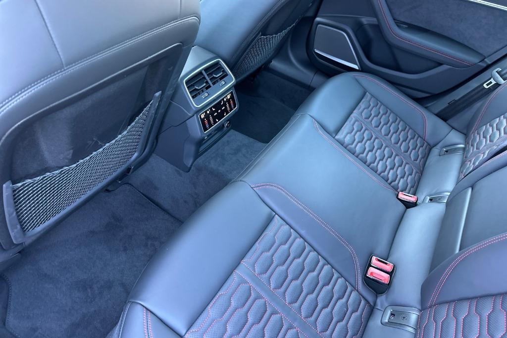 new 2025 Audi RS 6 Avant car, priced at $156,490