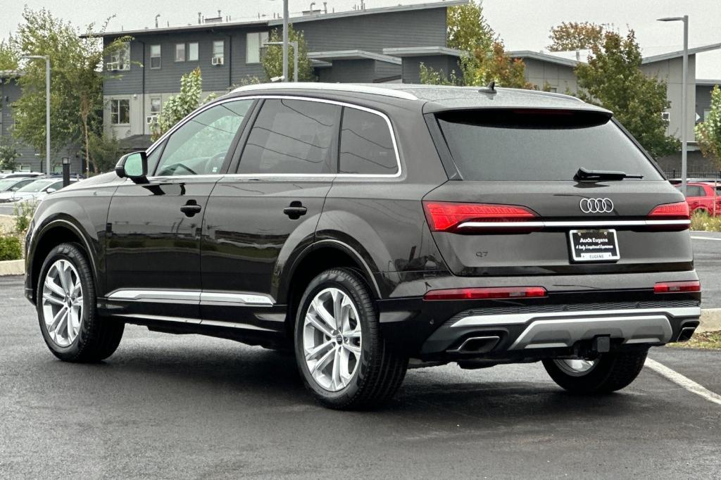 new 2025 Audi Q7 car, priced at $70,655