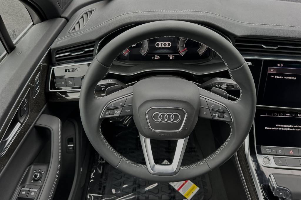 new 2025 Audi Q7 car, priced at $70,655