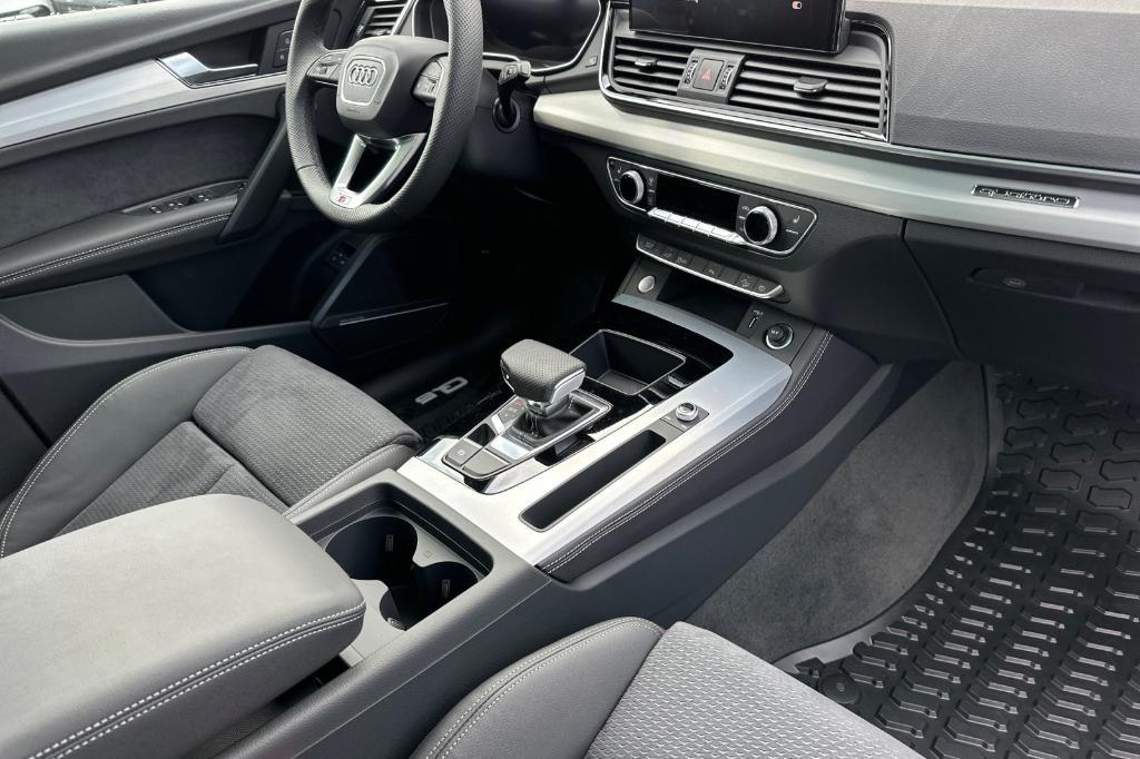 new 2025 Audi Q5 car, priced at $67,550