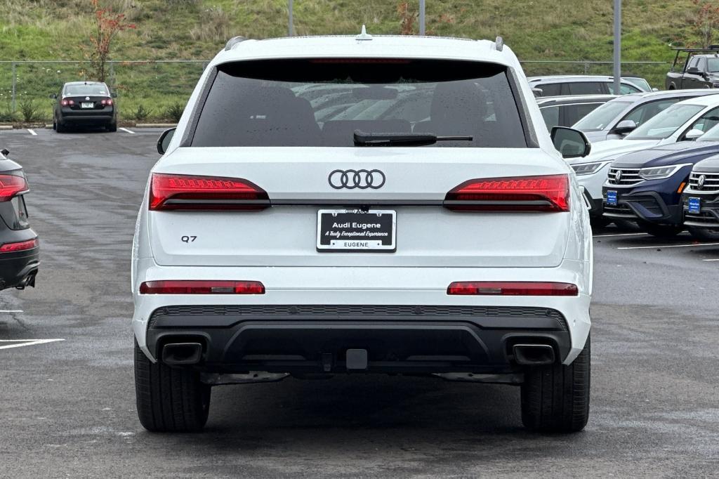 new 2025 Audi Q7 car, priced at $67,625