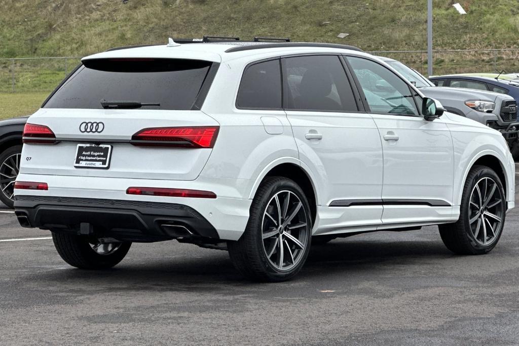 new 2025 Audi Q7 car, priced at $67,625