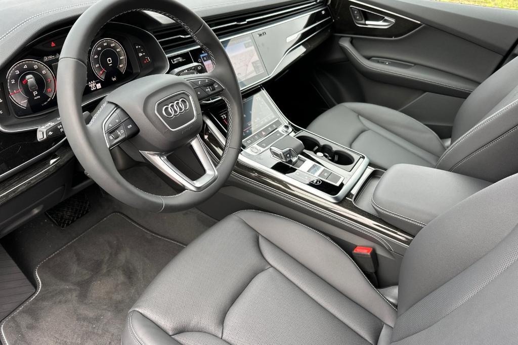 new 2025 Audi Q7 car, priced at $67,625