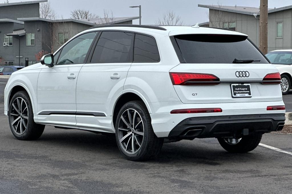 new 2025 Audi Q7 car, priced at $67,625