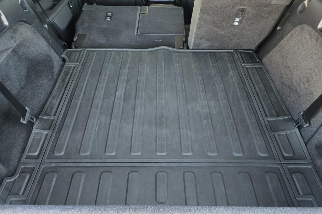 used 2020 Land Rover Discovery car, priced at $23,758