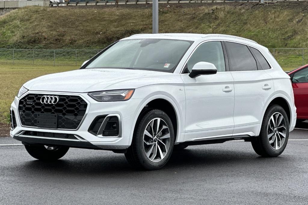 new 2025 Audi Q5 car, priced at $47,555