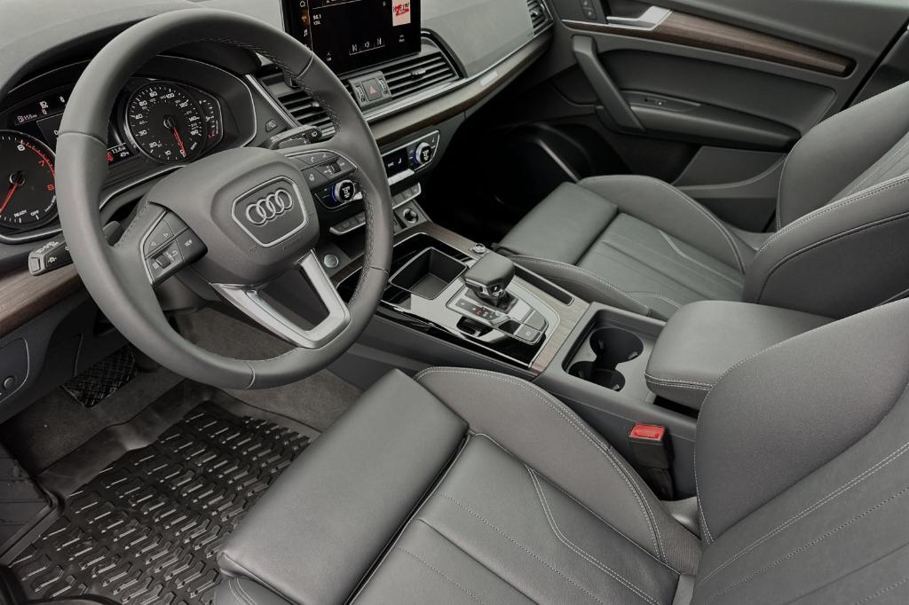 new 2025 Audi Q5 car, priced at $47,555