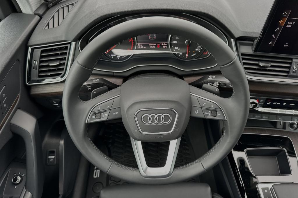 new 2025 Audi Q5 car, priced at $47,555