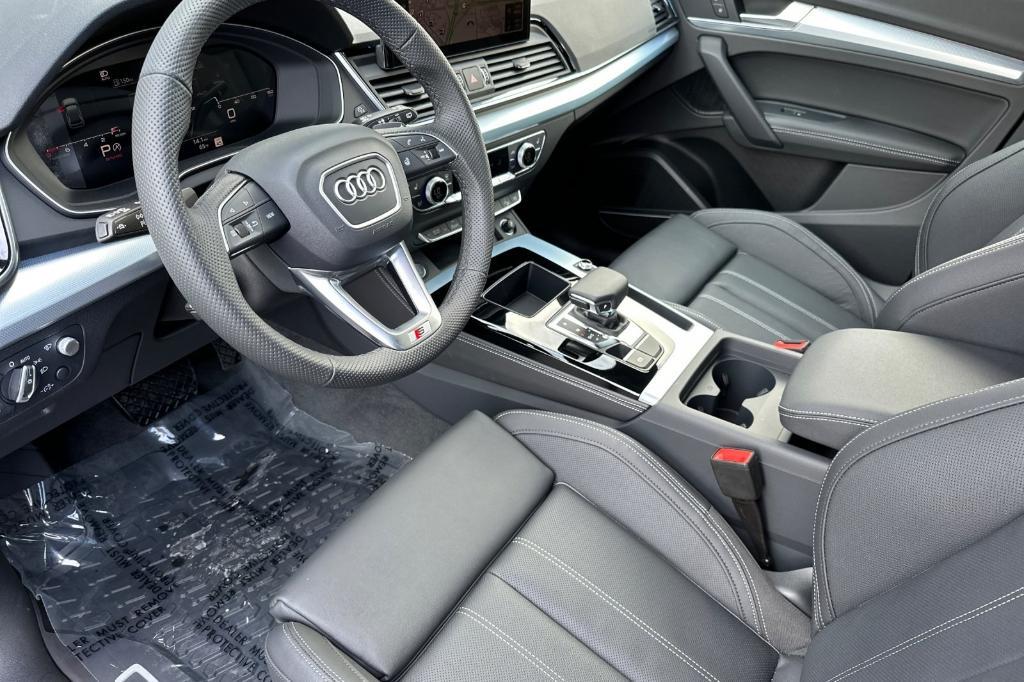 new 2025 Audi Q5 car, priced at $59,450