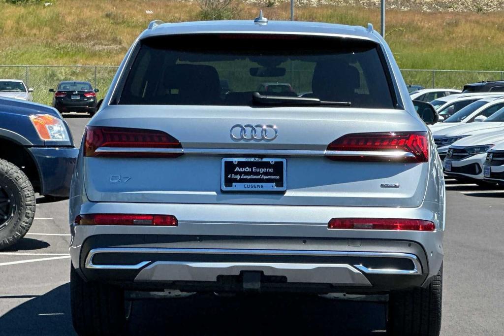 new 2024 Audi Q7 car, priced at $76,110