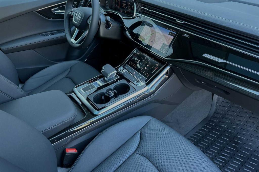 new 2024 Audi Q7 car, priced at $76,110