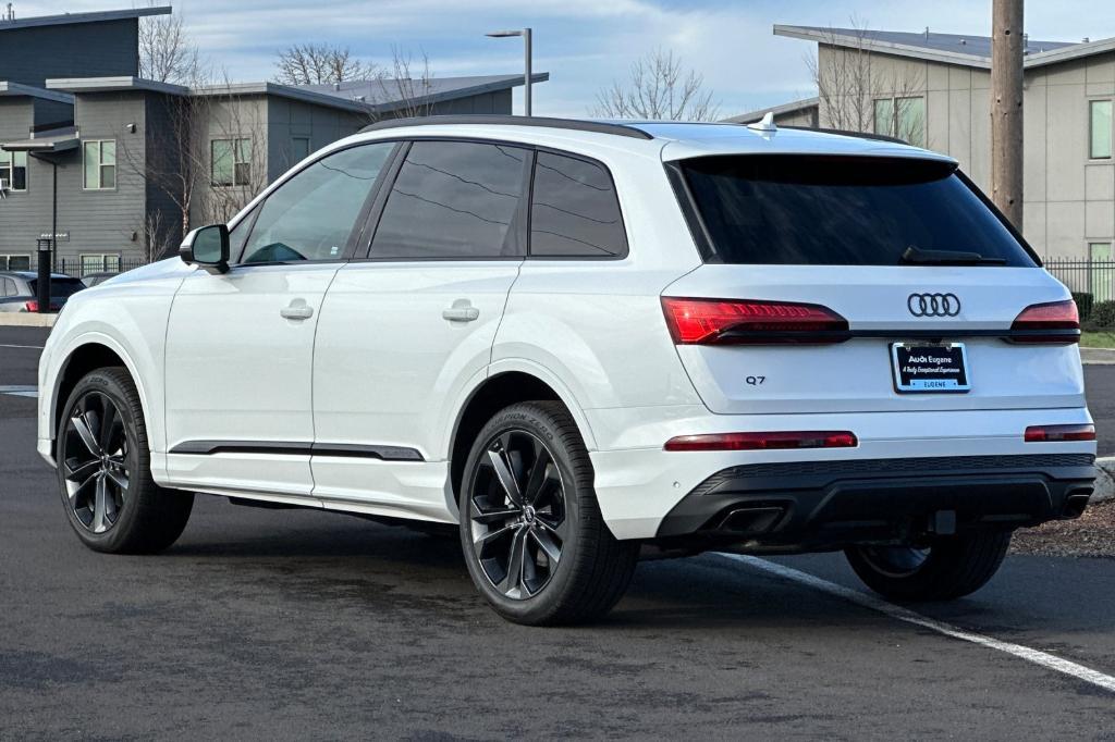 new 2025 Audi Q7 car, priced at $66,945